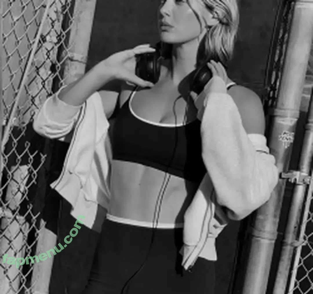 Megan Williams nude photo #0027 (meg.williams / meganmayw / meganwilliamsx)