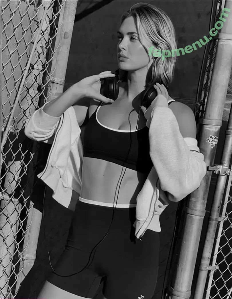 Megan Williams nude photo #0039 (meg.williams / meganmayw / meganwilliamsx)