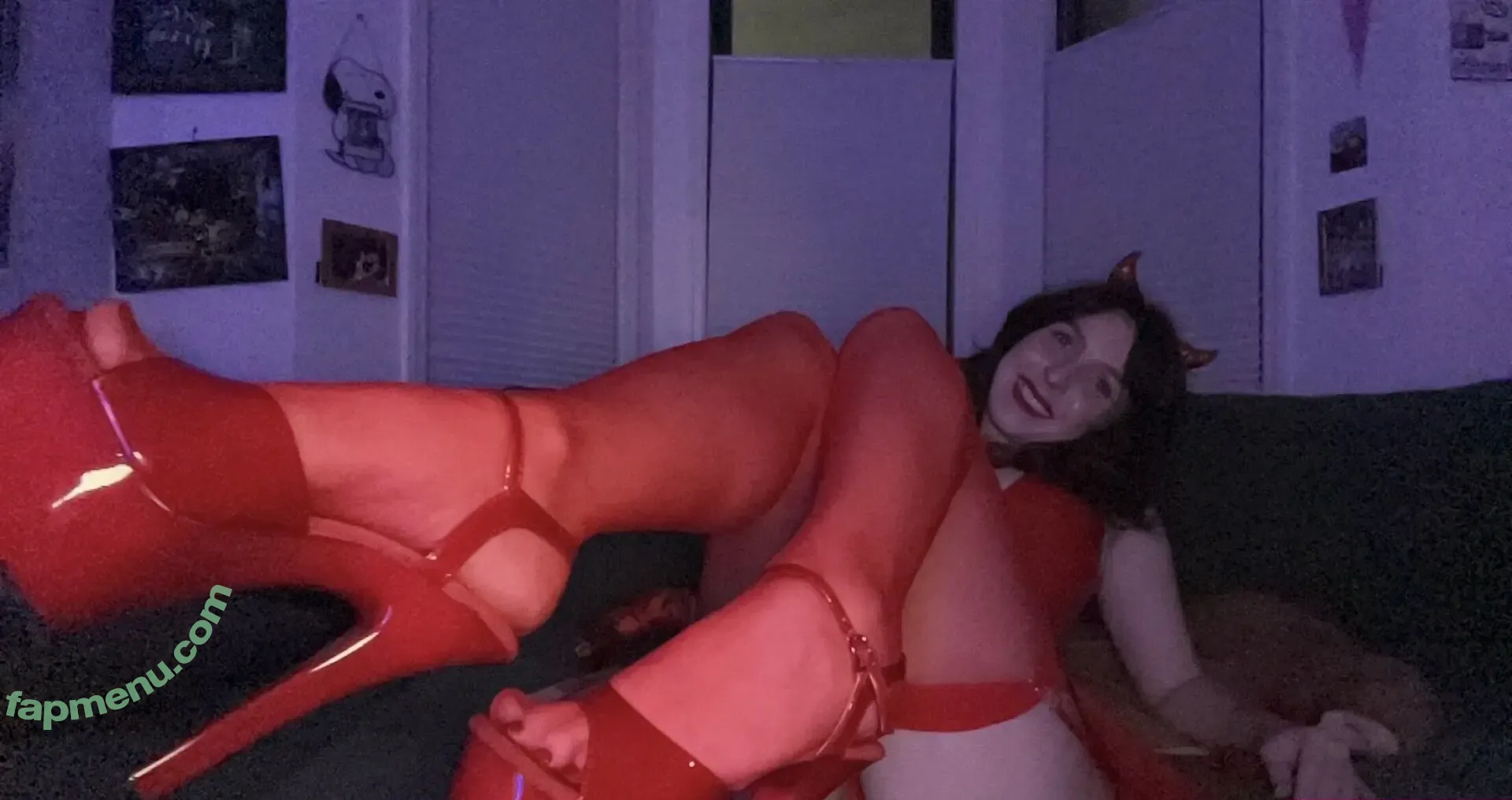 MeganBitchell nude photo #0361 (megan.bitchell)