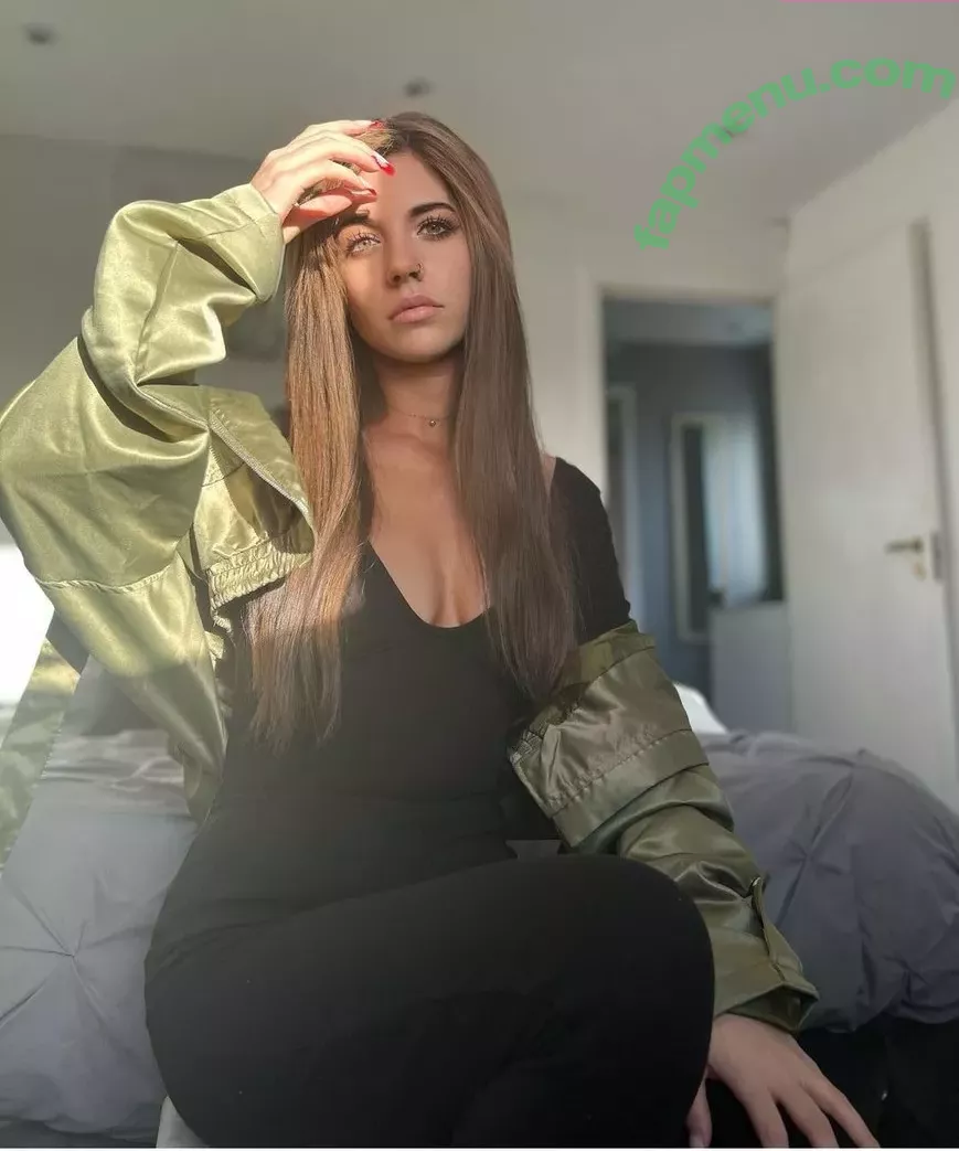 Megann22 nude photo #0088 (Megann22)