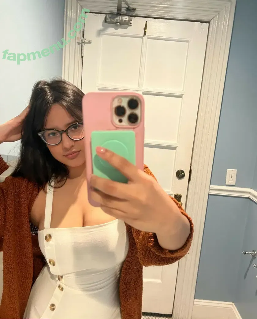 megantheevalium nude photo #0010 (megantheevalium)