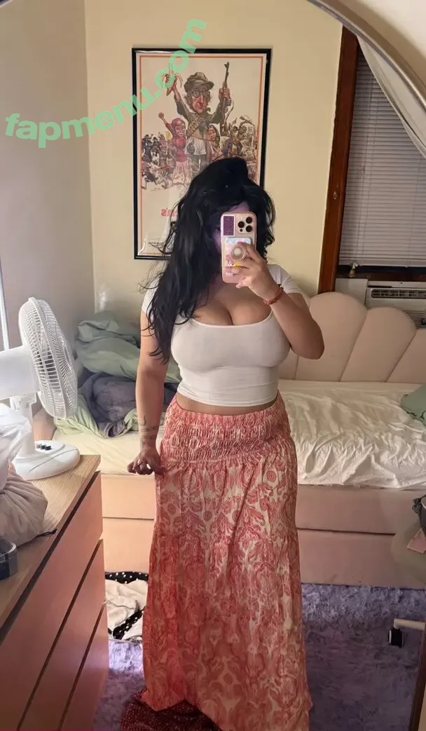 megantheevalium nude photo #0020 (megantheevalium)