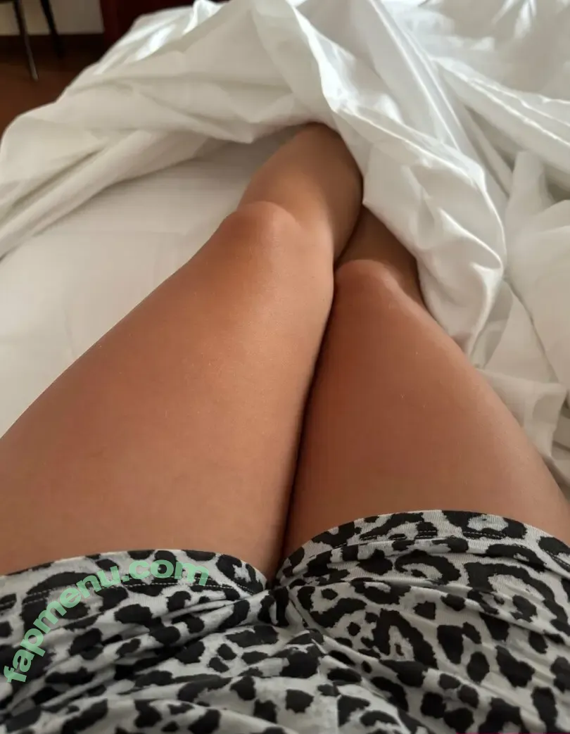 meganwolf nude photo #0033 (raisedby.wolfs)