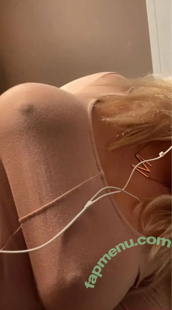 megggggx nude photo #0007 (megggggx)