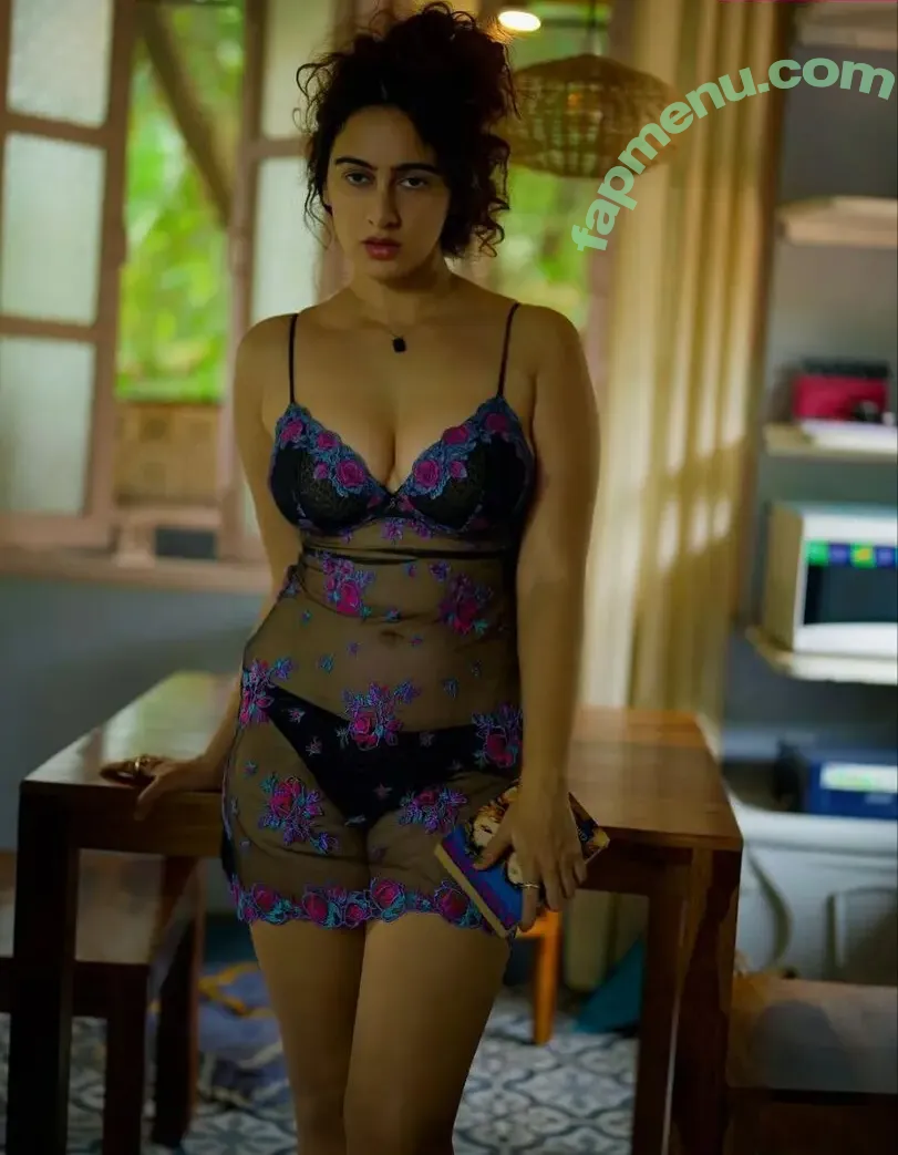 Megha Shukla nude photo #0135 (megha8shukla)