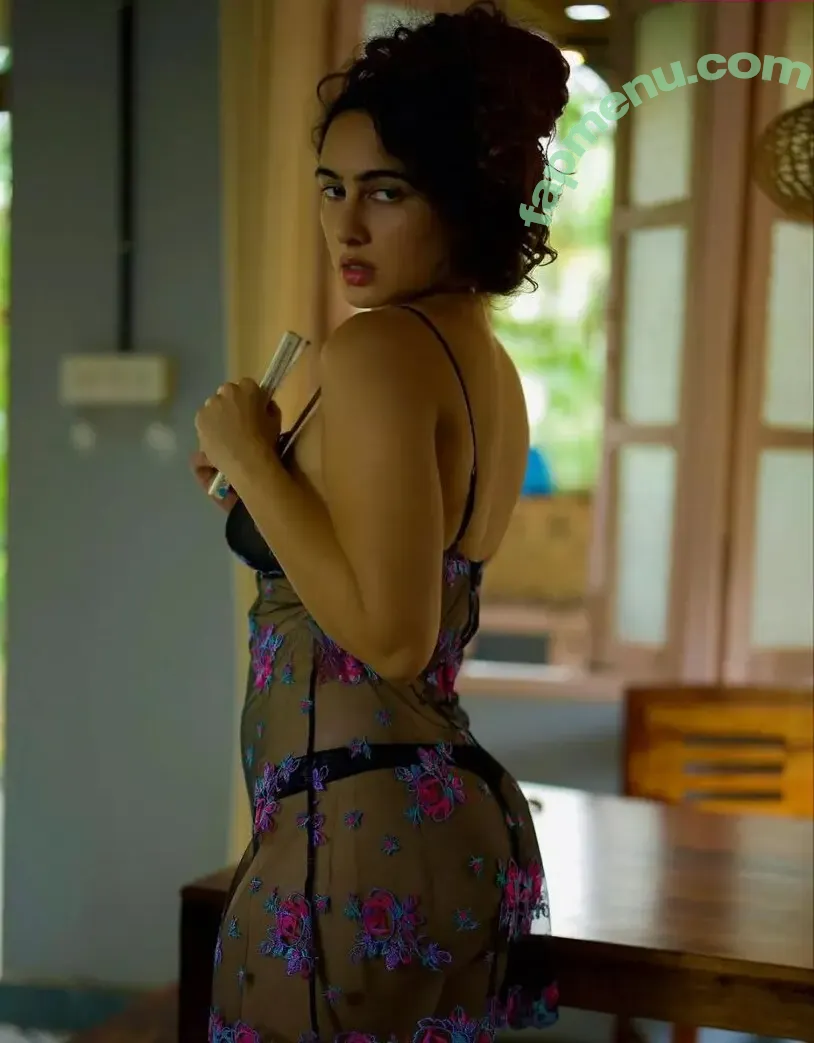 Megha Shukla nude photo #0137 (megha8shukla)
