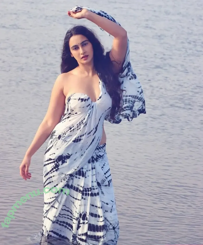 Megha Shukla nude photo #0168 (megha8shukla)