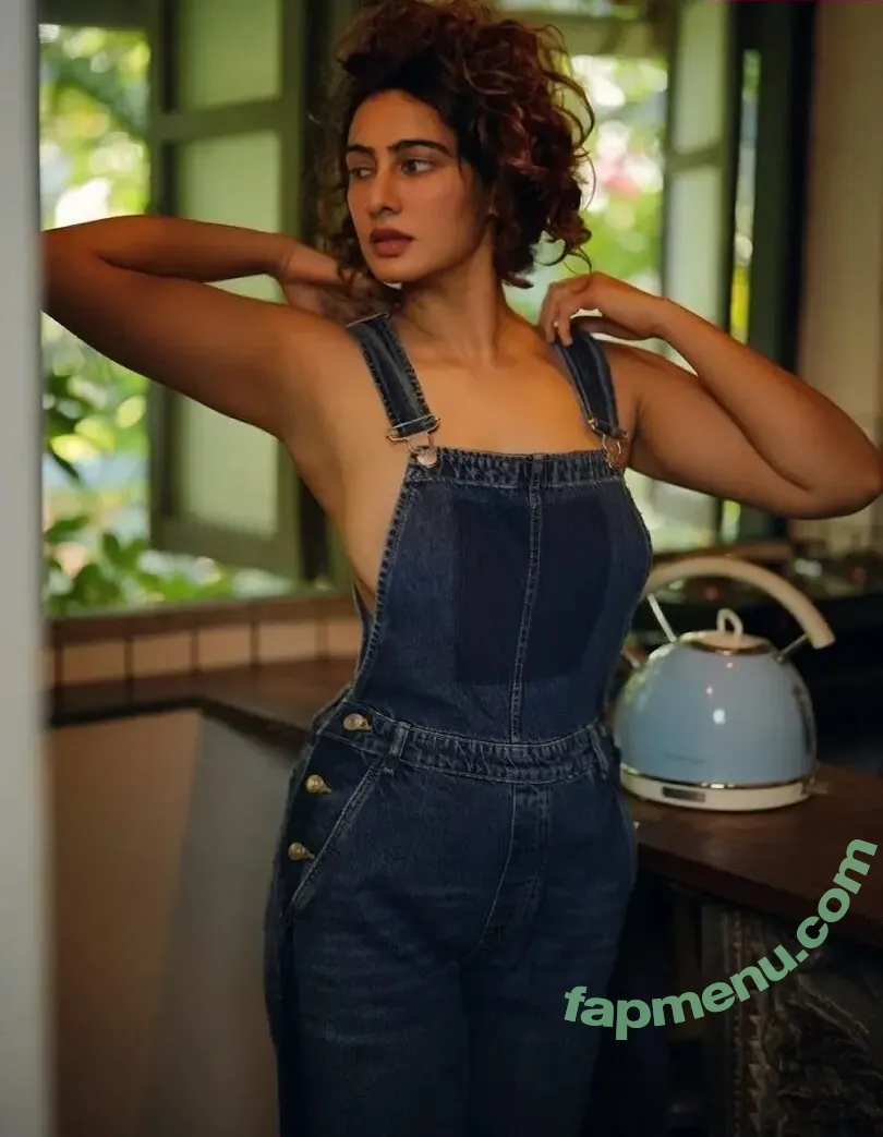 Megha Shukla nude photo #0198 (megha8shukla)