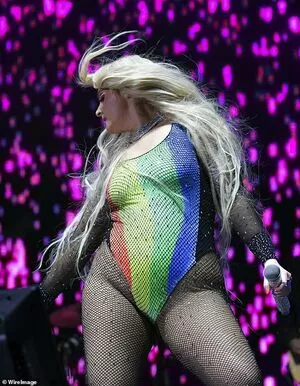 Meghan Trainor / forallyourmarketingneeds / meghantrainor nude photo #0006