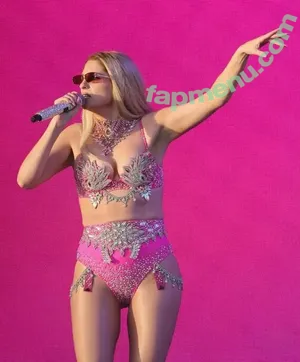 Meghan Trainor / chaoticd / meghantrainor nude photo #0298