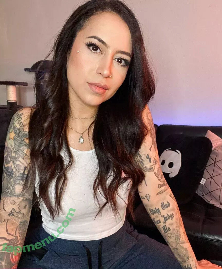 meghanelle nude photo #0041 (Megs / MegsOnTwitch)