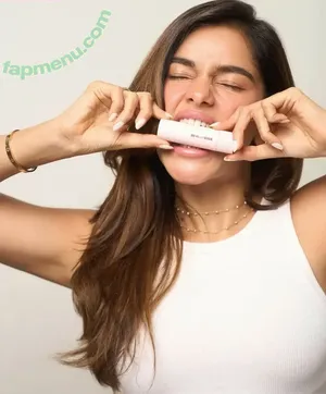 Meghna Kaur / shetroublemaker nude photo #0400