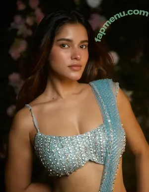 Meghna Kaur / shetroublemaker nude photo #0422