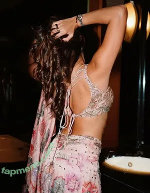 Meghna Kaur / shetroublemaker nude photo #0447