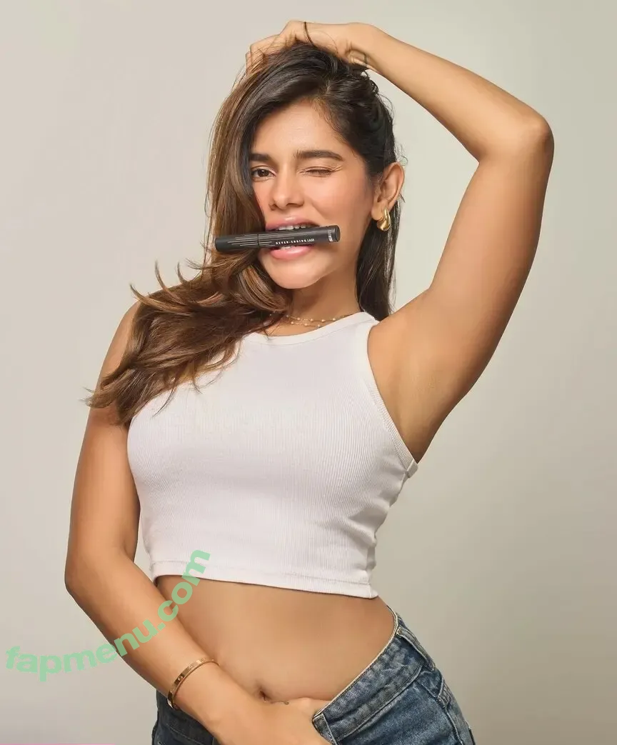 Meghna Kaur nude photo #0399 (shetroublemaker)