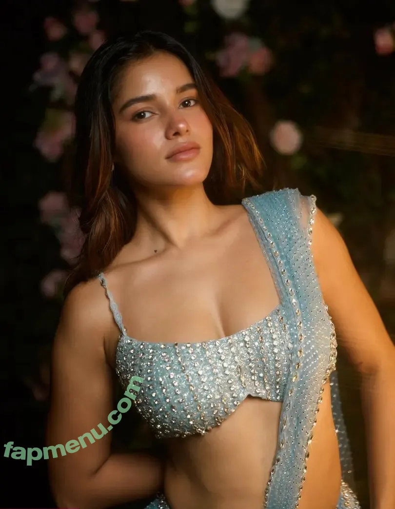 Meghna Kaur nude photo #0425 (shetroublemaker)