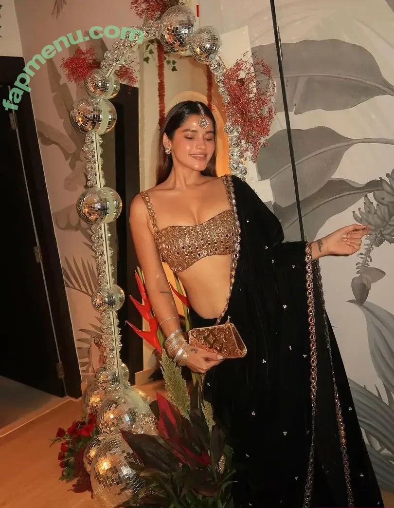 Meghna Kaur nude photo #0430 (shetroublemaker)