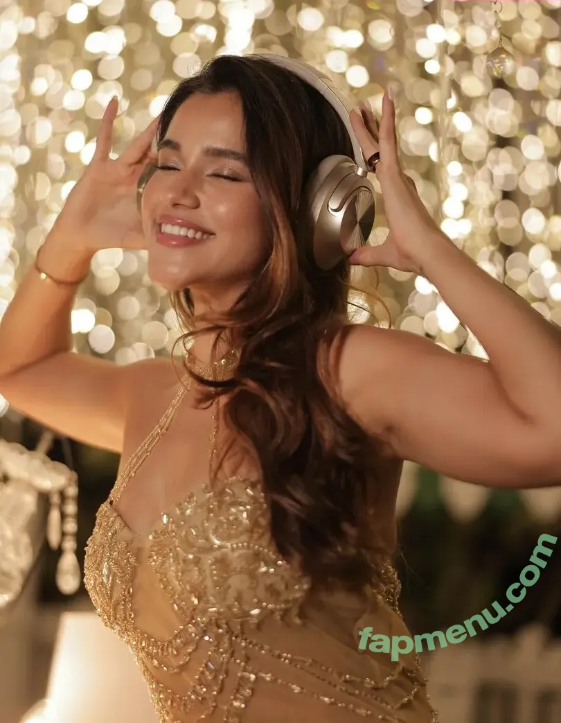 Meghna Kaur nude photo #0462 (shetroublemaker)