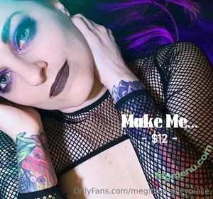meginherspicyplace / fashionablylatebymeg nude photo #0005