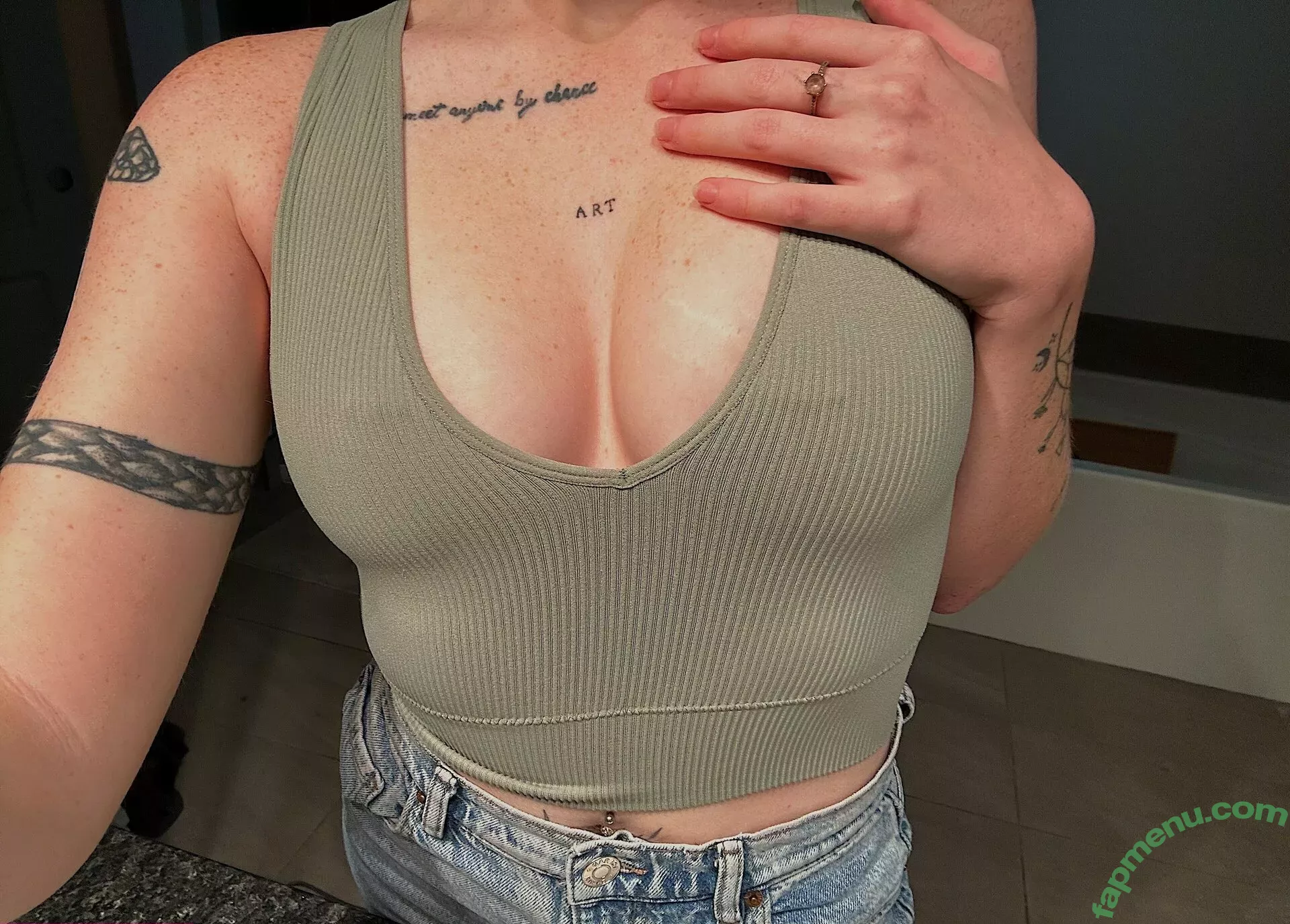 megredhairxoxo_tease nude photo #0026 (_meaxoxo)