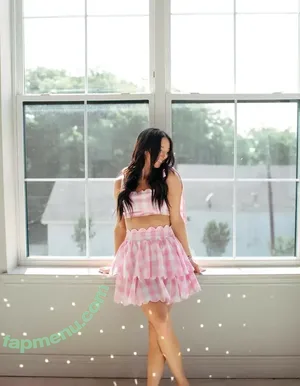 megreilyy / megreily nude photo #0017