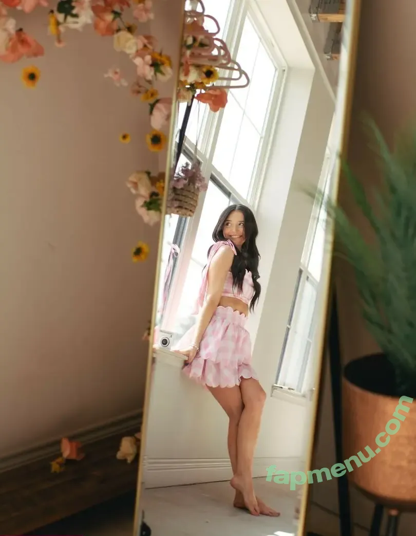 megreilyy nude photo #0019 (megreily)