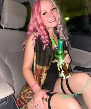 megsnotdead / Megs__Dead / megsn0tdead / notmegsdead nude photo #0012