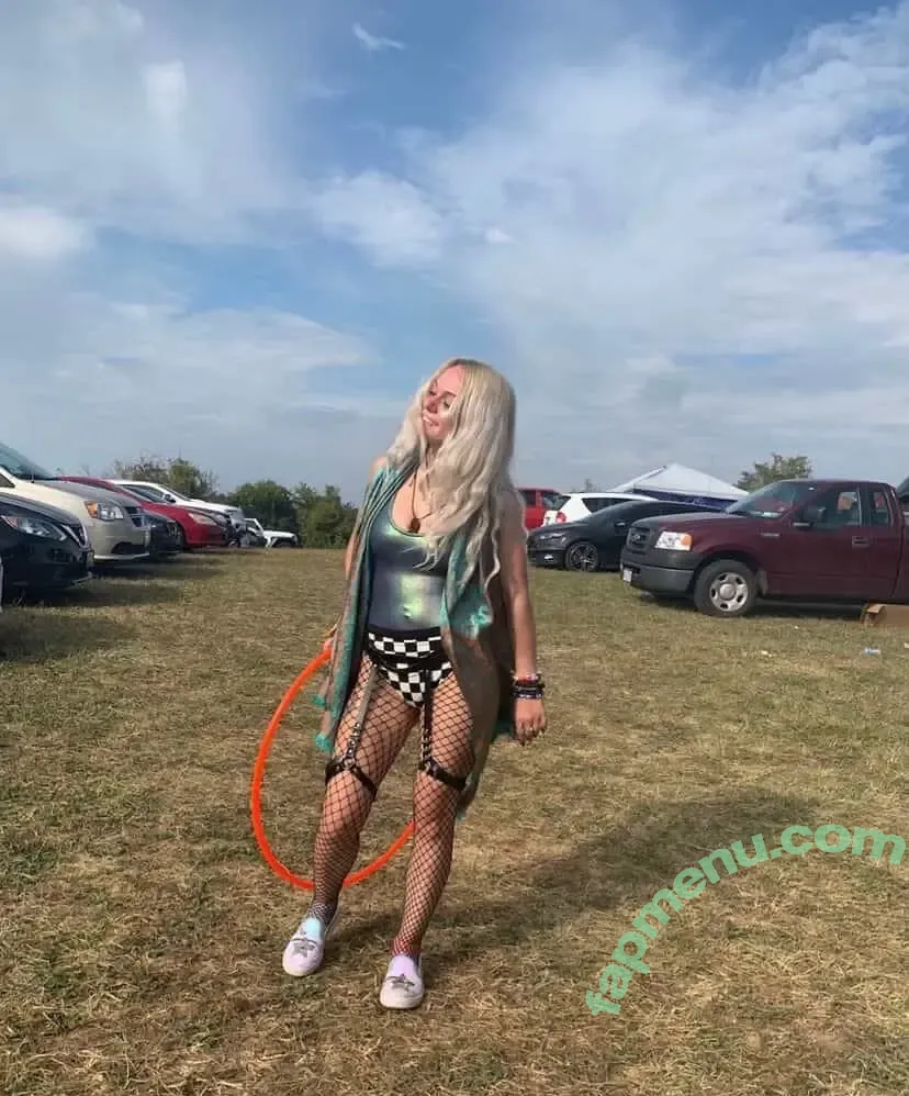 megsnotdead nude photo #0006 (Megs__Dead / megsn0tdead / notmegsdead)
