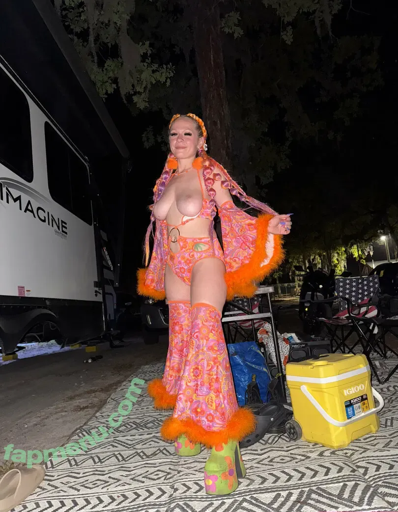 megsnotdead nude photo #0268 (Megs__Dead / megsn0tdead / notmegsdead)