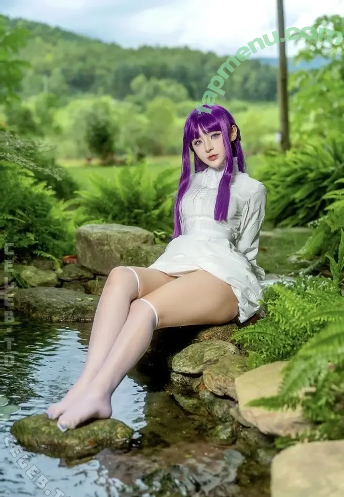 Meiilyn nude photo #0022 (Yuumeilyn / lynmeii)