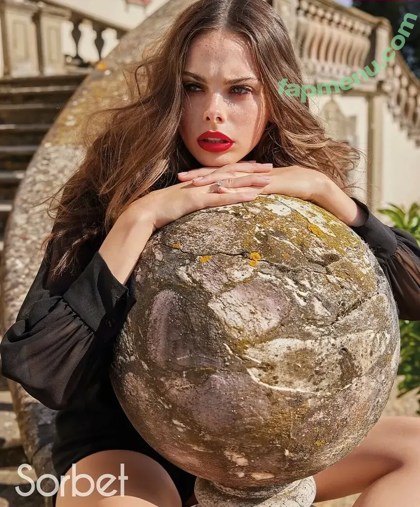 Meika Woollard nude photo #0393 (meikawoollard)