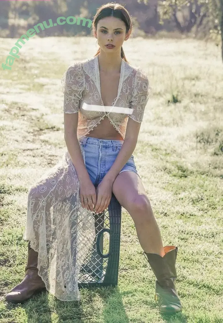 Meika Woollard nude photo #0584 (meikawoollard)