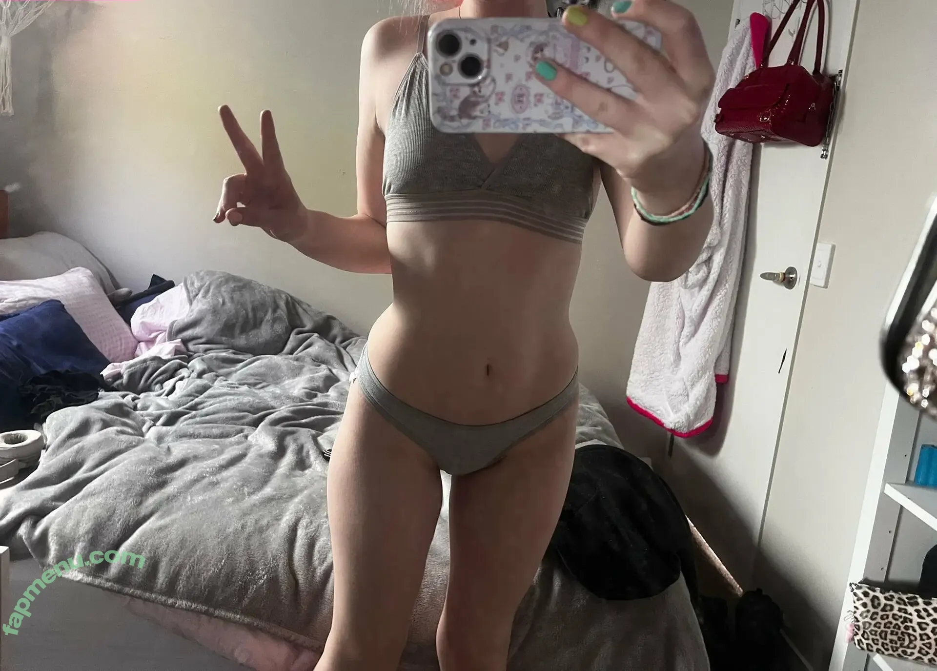 Meilo Mae nude photo #0002 (MeiloMae / milo_mae_)