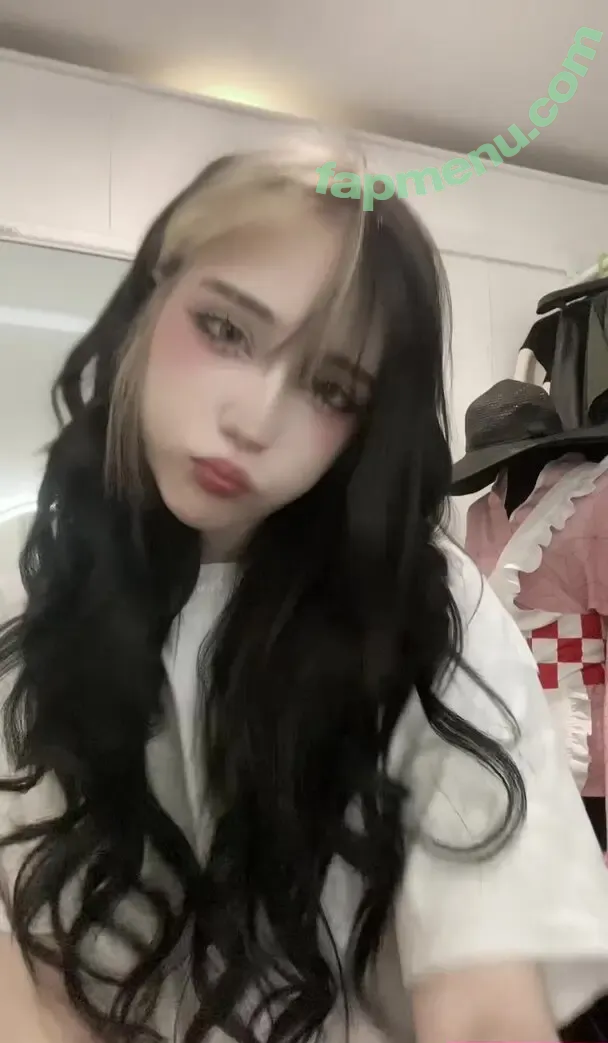 meinekatzeschmecktgut nude photo #0037 (ItsKekse / ichmagnurgruneoliven)