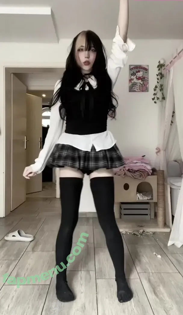 meinekatzeschmecktgut nude photo #0039 (ItsKekse / ichmagnurgruneoliven)