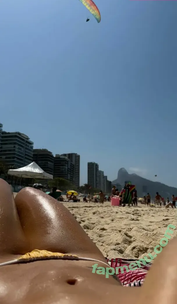Mel Maia nude photo #1030 (Dezoitou / mel_maia / melissamelmaia)