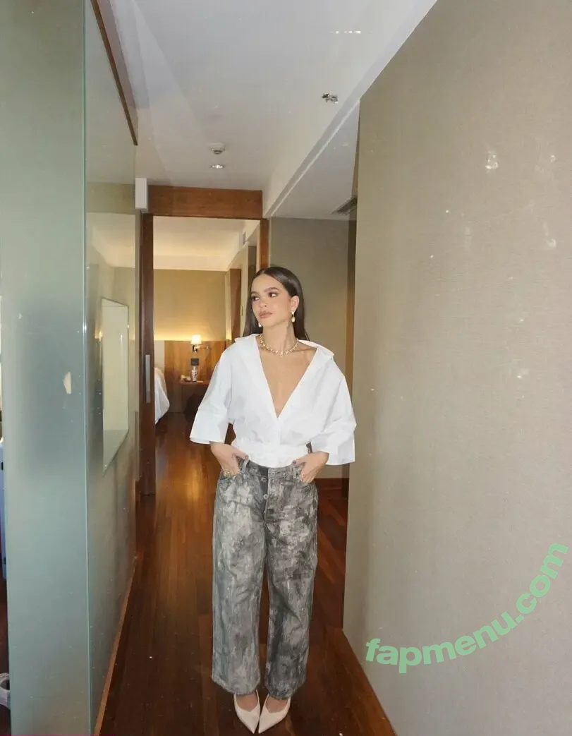 Mel Maia nude photo #1192 (Dezoitou / mel_maia / melissamelmaia)