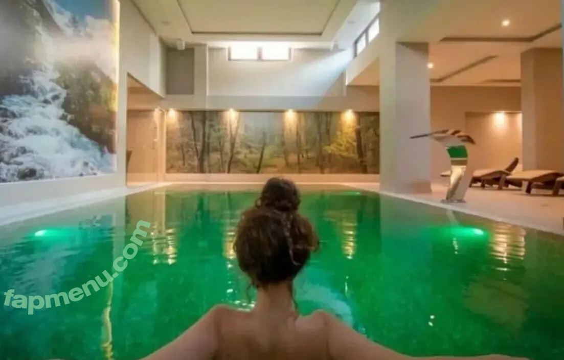 melanianew nude photo #0180 (melanianews)