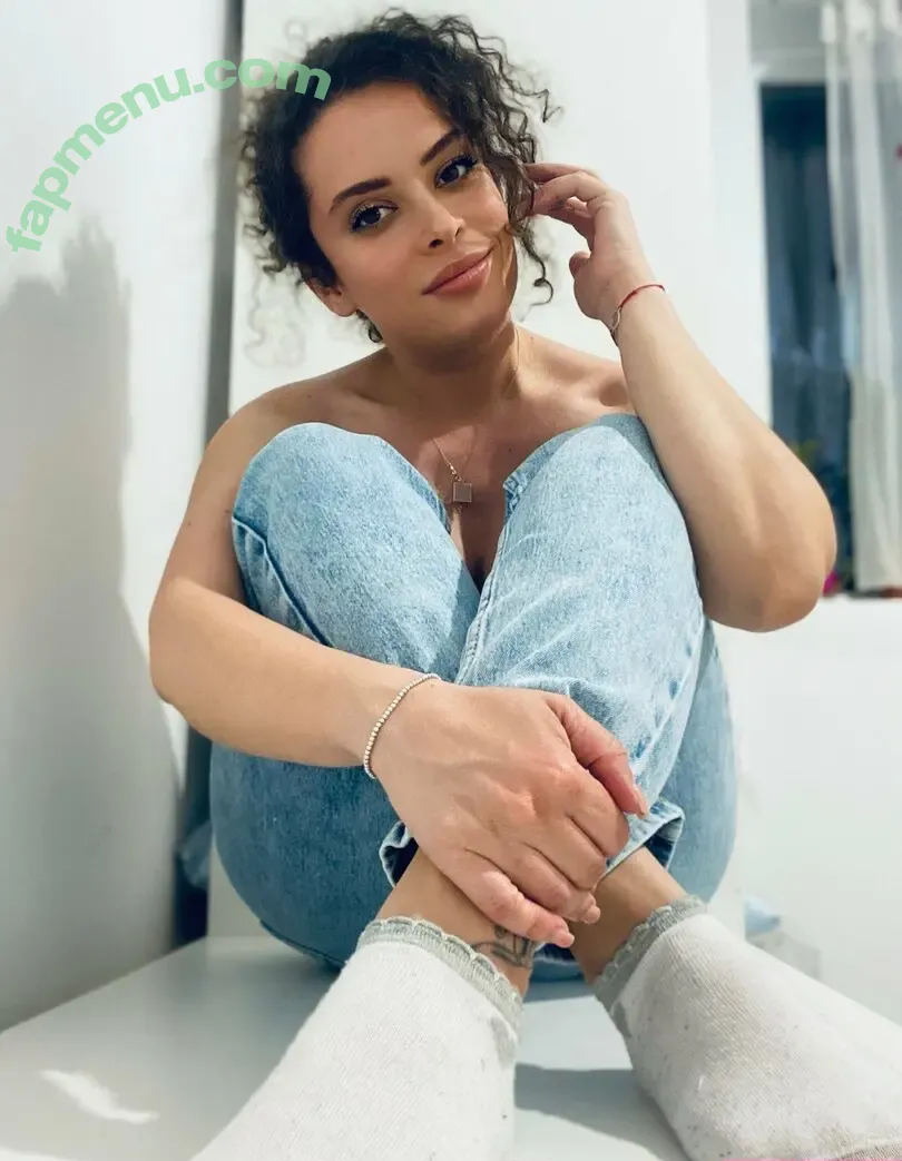 melanianew nude photo #0220 (melanianews)