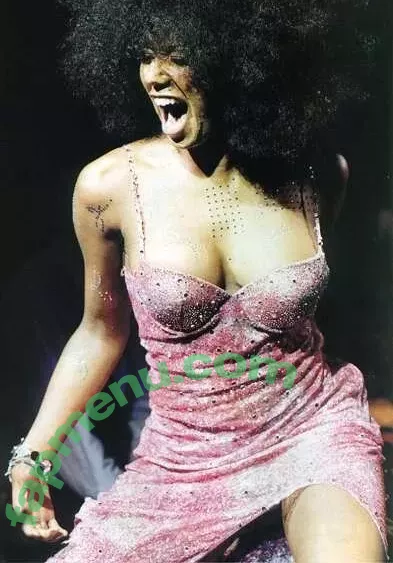 Melanie Brown nude photo #0023 (melanierikita / officialmelb)