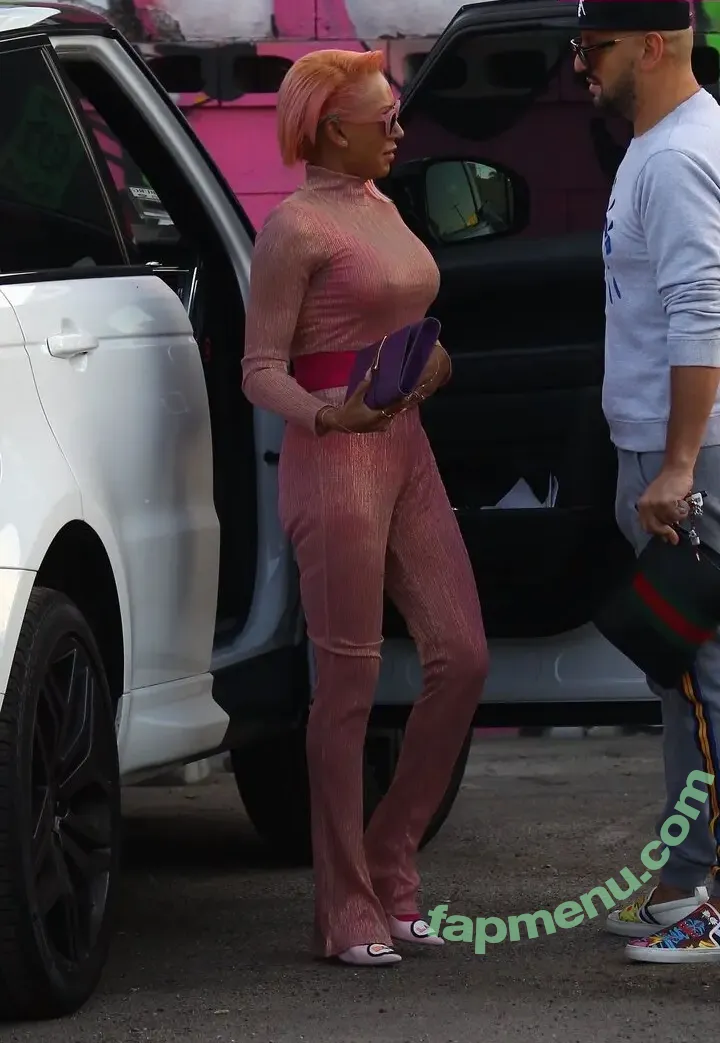 Melanie Brown nude photo #0434 (melanierikita / officialmelb)