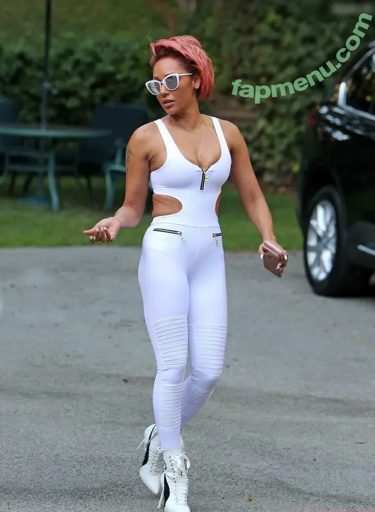 Melanie Brown nude photo #0444 (melanierikita / officialmelb)