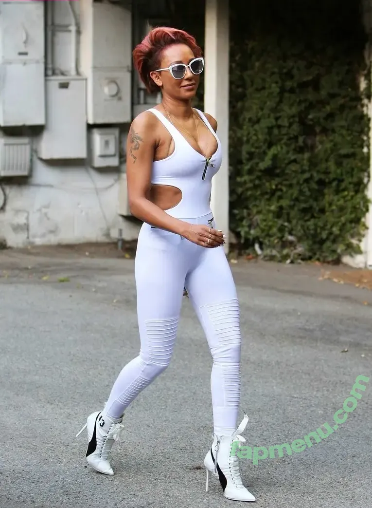 Melanie Brown nude photo #0445 (melanierikita / officialmelb)