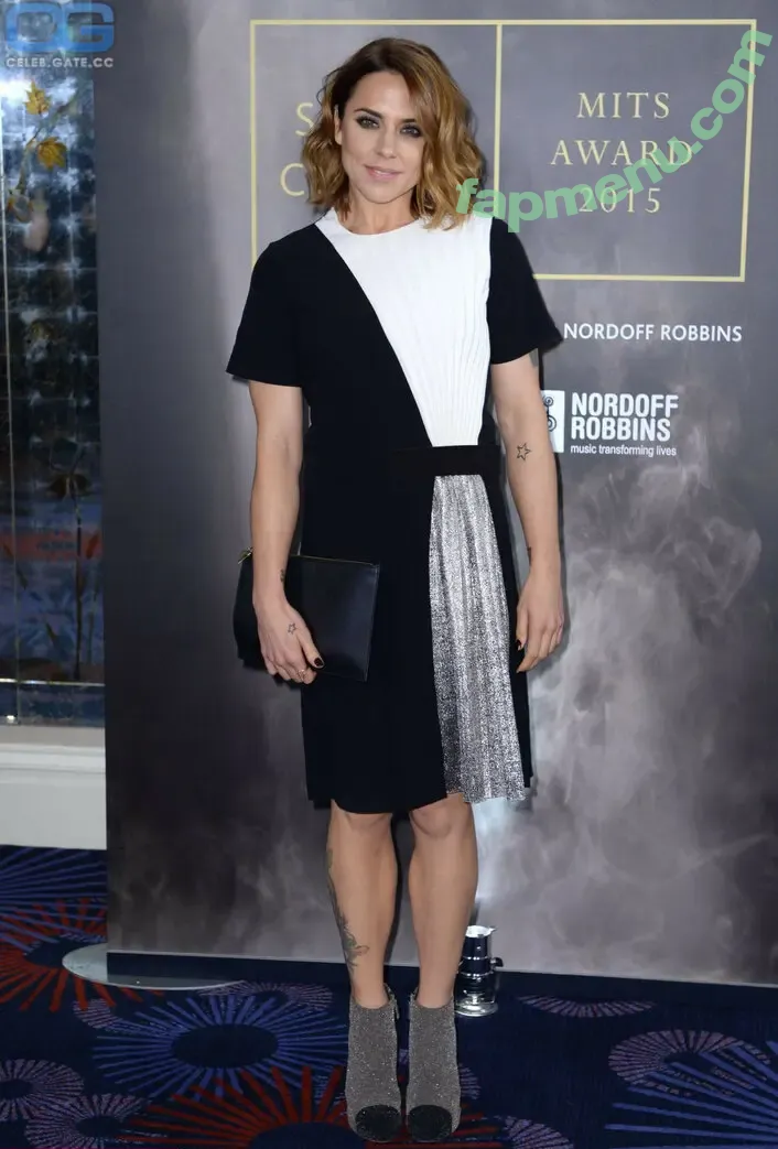 Melanie Chisholm nude photo #0291 (Sporty Spice / melaniecmusic)