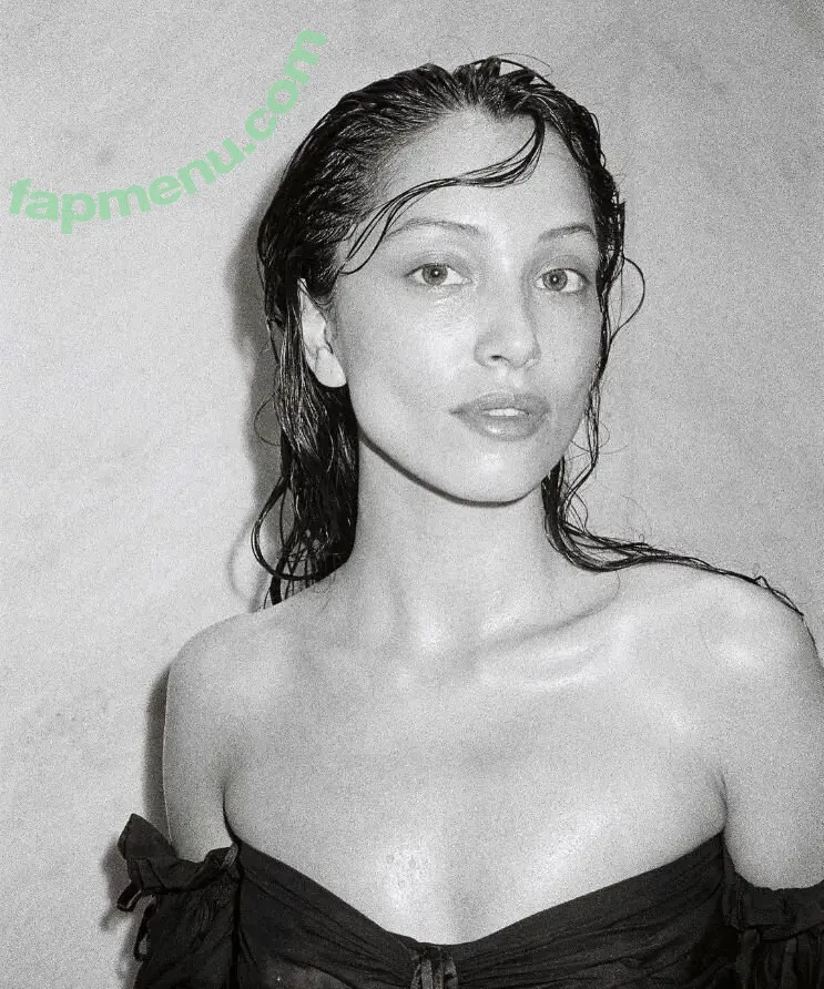 Melanie Jarnson nude photo #0004 (meljarnson)