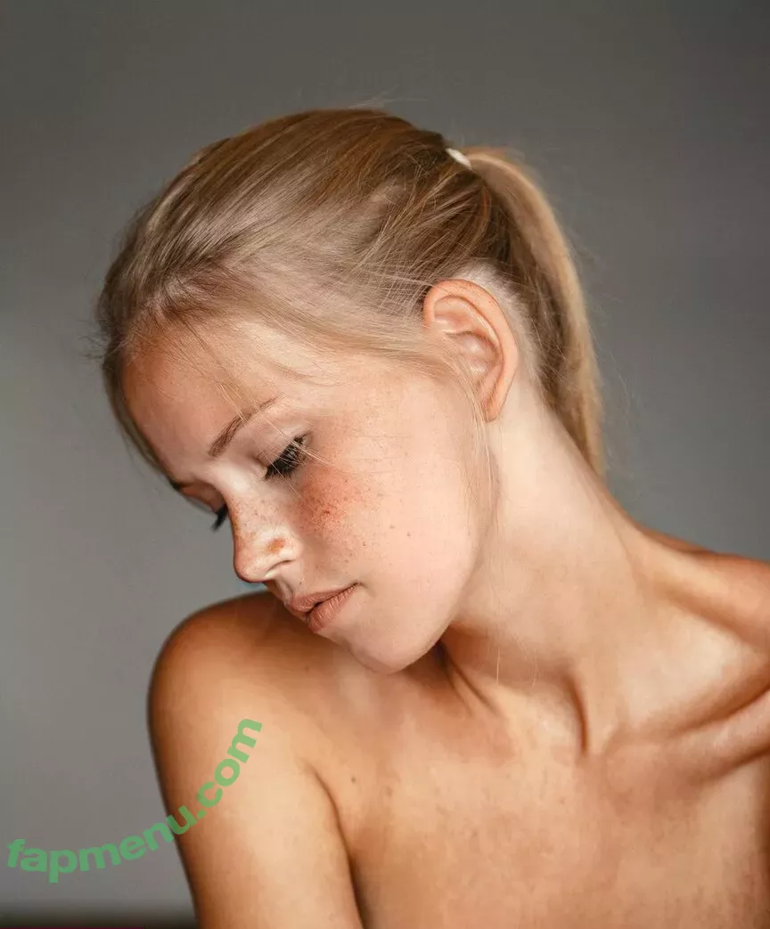 Melanie Kroll nude photo #0076 (Model / melaniekroll)