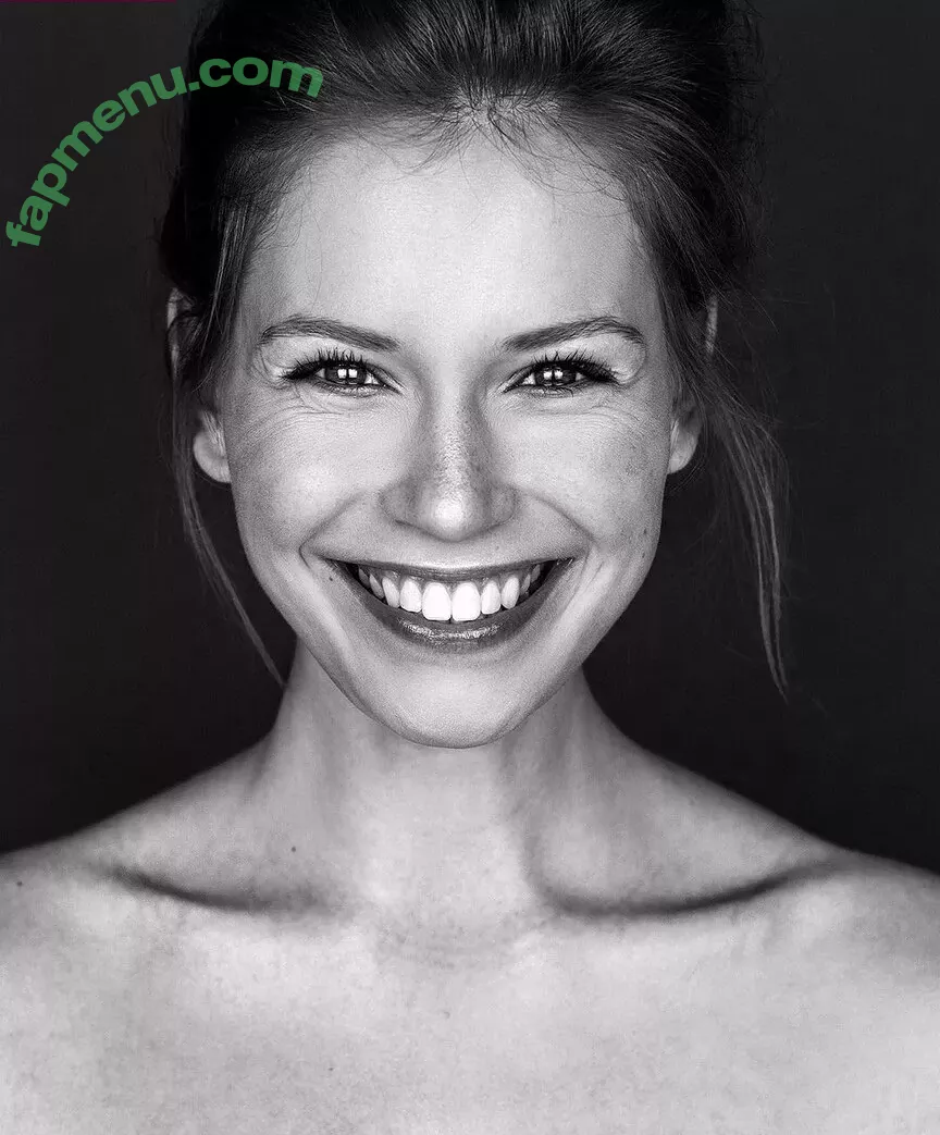 Melanie Kroll nude photo #0078 (Model / melaniekroll)