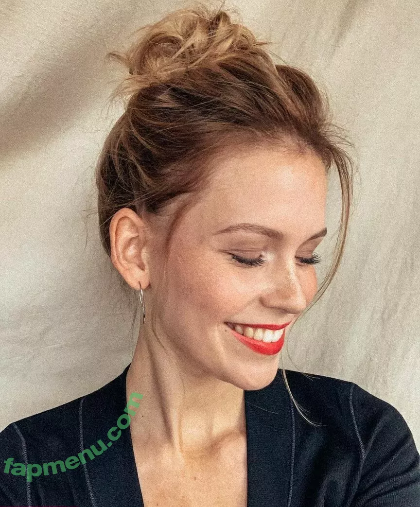 Melanie Kroll nude photo #0080 (Model / melaniekroll)