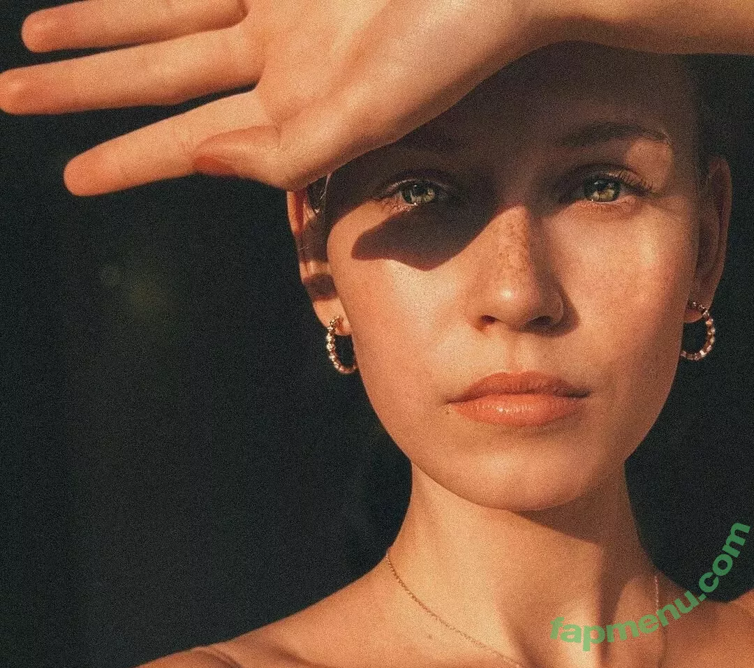 Melanie Kroll nude photo #0082 (Model / melaniekroll)