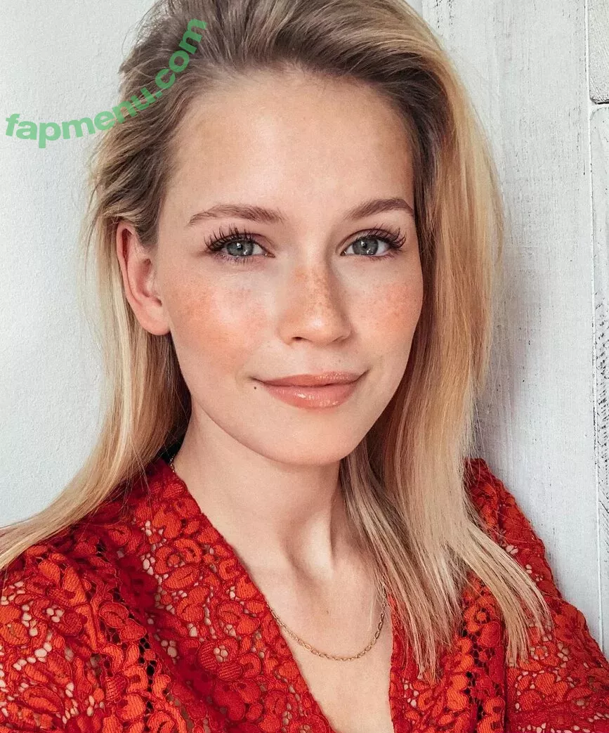 Melanie Kroll nude photo #0100 (Model / melaniekroll)